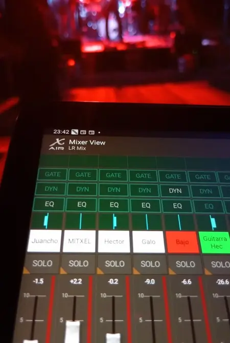 Charanga para eventos y fiestas patronales con público alrededor